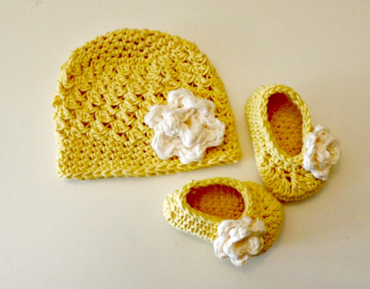 Baby Gift Yellow With Ivory Hat And Booties With Rose